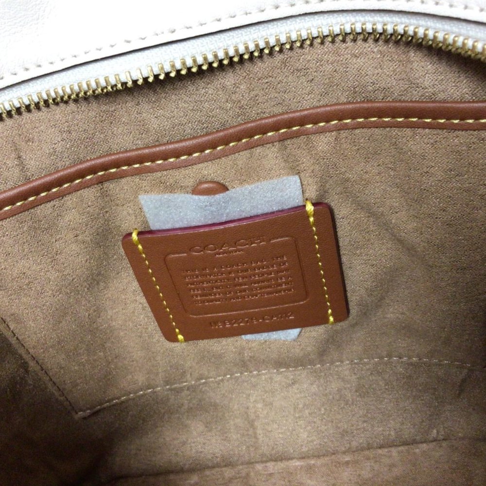 NWT Coach Tali Leather bucket/shoulder bag Color: Chalk (White) - Picture 10 of 11